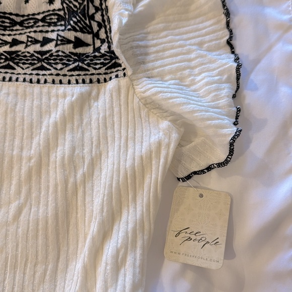 Free People Sarafina Short Sleeve Top in Ivory Combo, Size L NWT - Picture 3 of 6